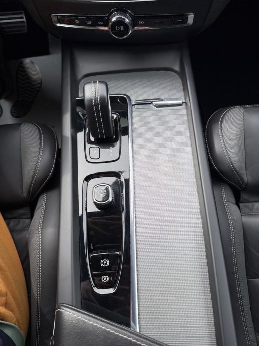 Volvo V60 B4 diesel 2022. g. - 145 kW, fotografija 19