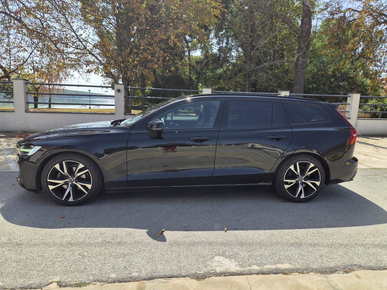 Volvo V60 B4 diesel 2022. g. - 145 kW, fotografija 3