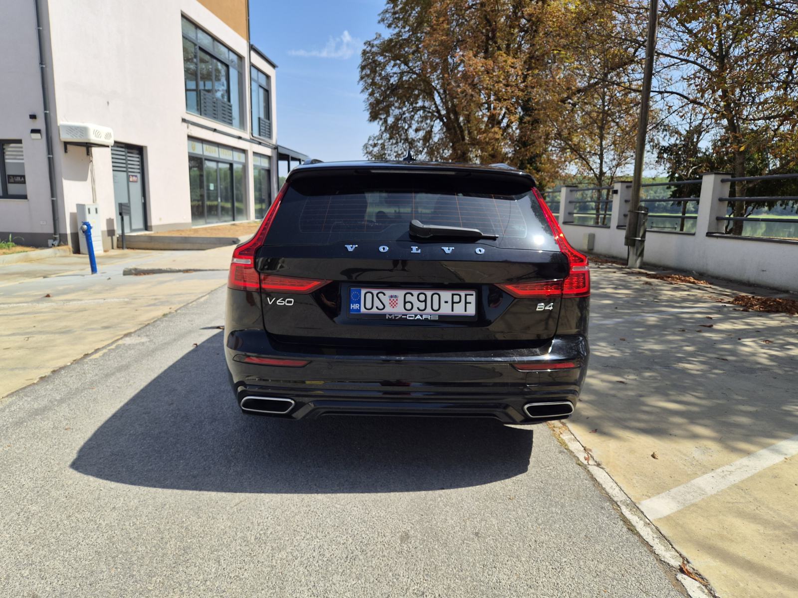 Volvo V60 B4 diesel 2022. g. - 145 kW, fotografija 2