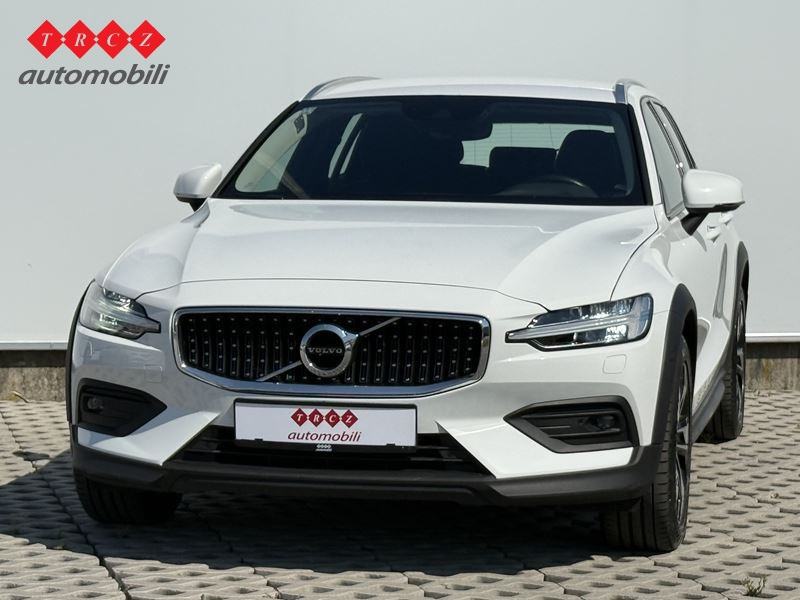 VOLVO V60 CROSS COUNTRY 2.0 D, fotografija 2