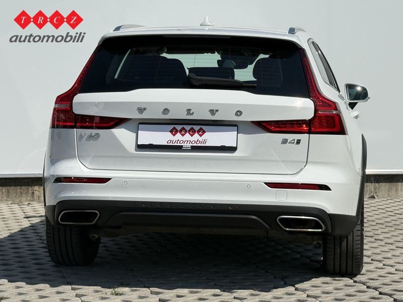 VOLVO V60 CROSS COUNTRY 2.0 D, fotografija 3