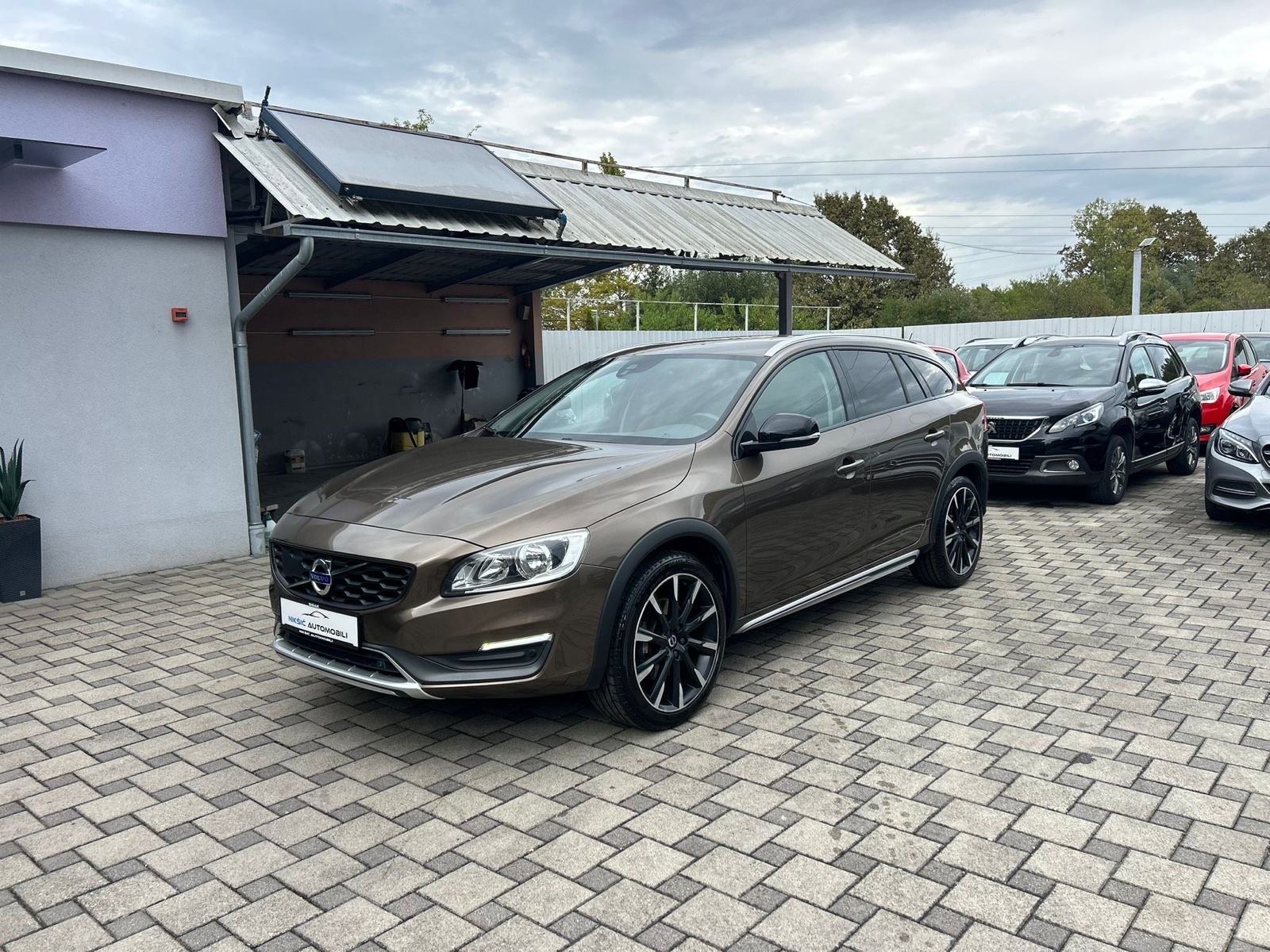 Volvo V60 Cross Country 2.0 D4 *garancija na km**full servisna**, pogled izvana - slika 1