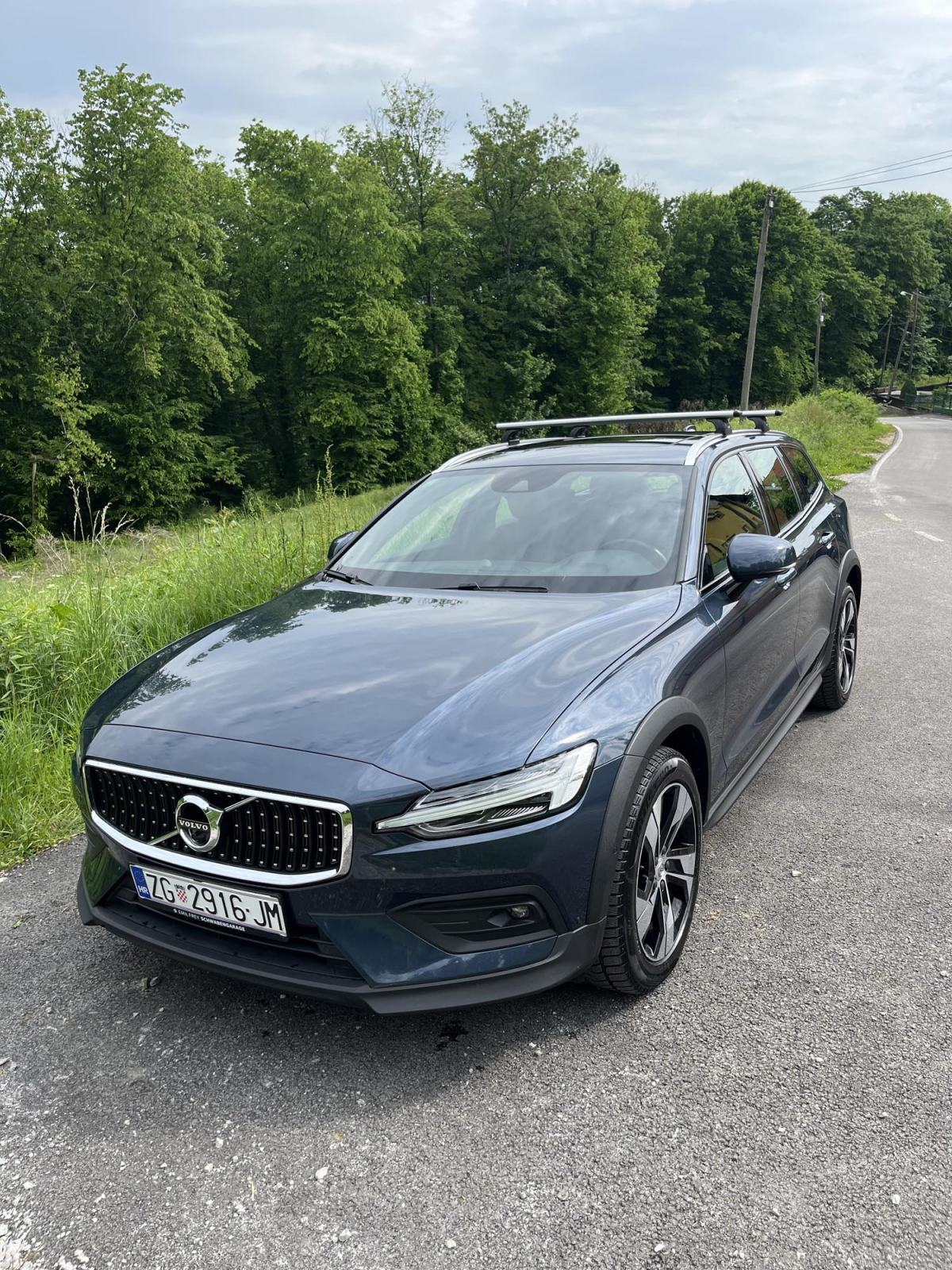 Volvo V60 Cross Country B&W, fotografija 4