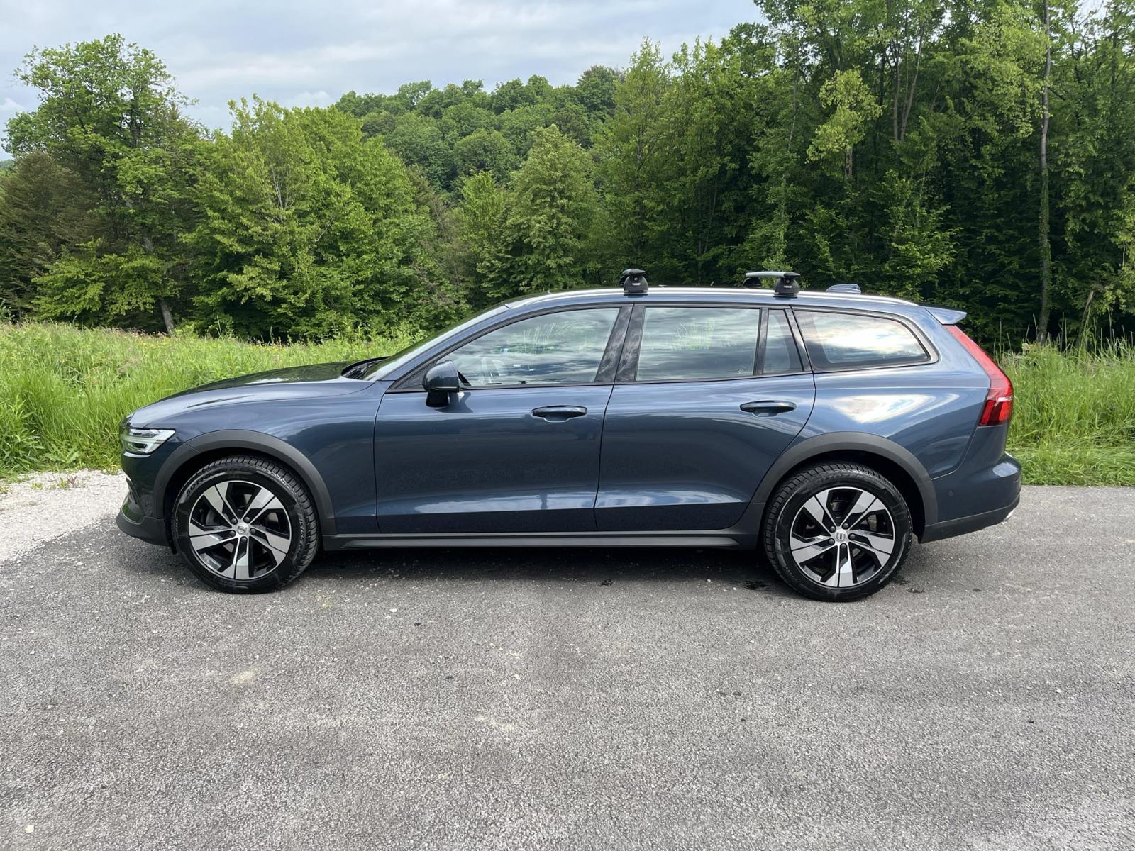 Volvo V60 Cross Country B&W, fotografija 2