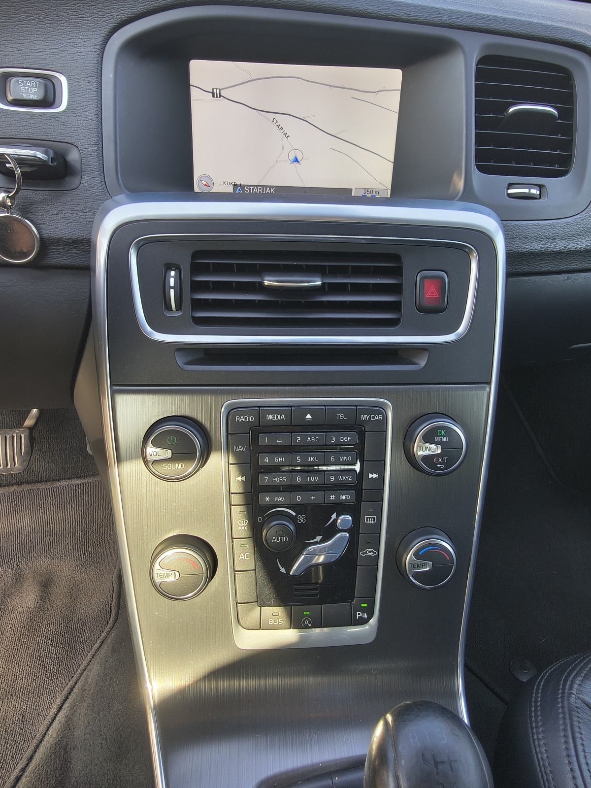 Volvo V60 D2, fotografija 7