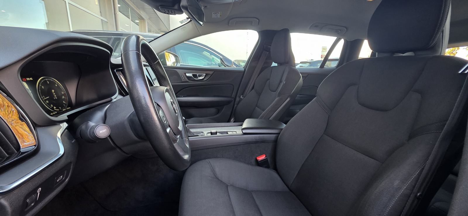 Volvo V60 D3, AUT, FULL LED,VIRTUAL, NAVI, TEMP, REG 10/26, NA IME..., fotografija 13