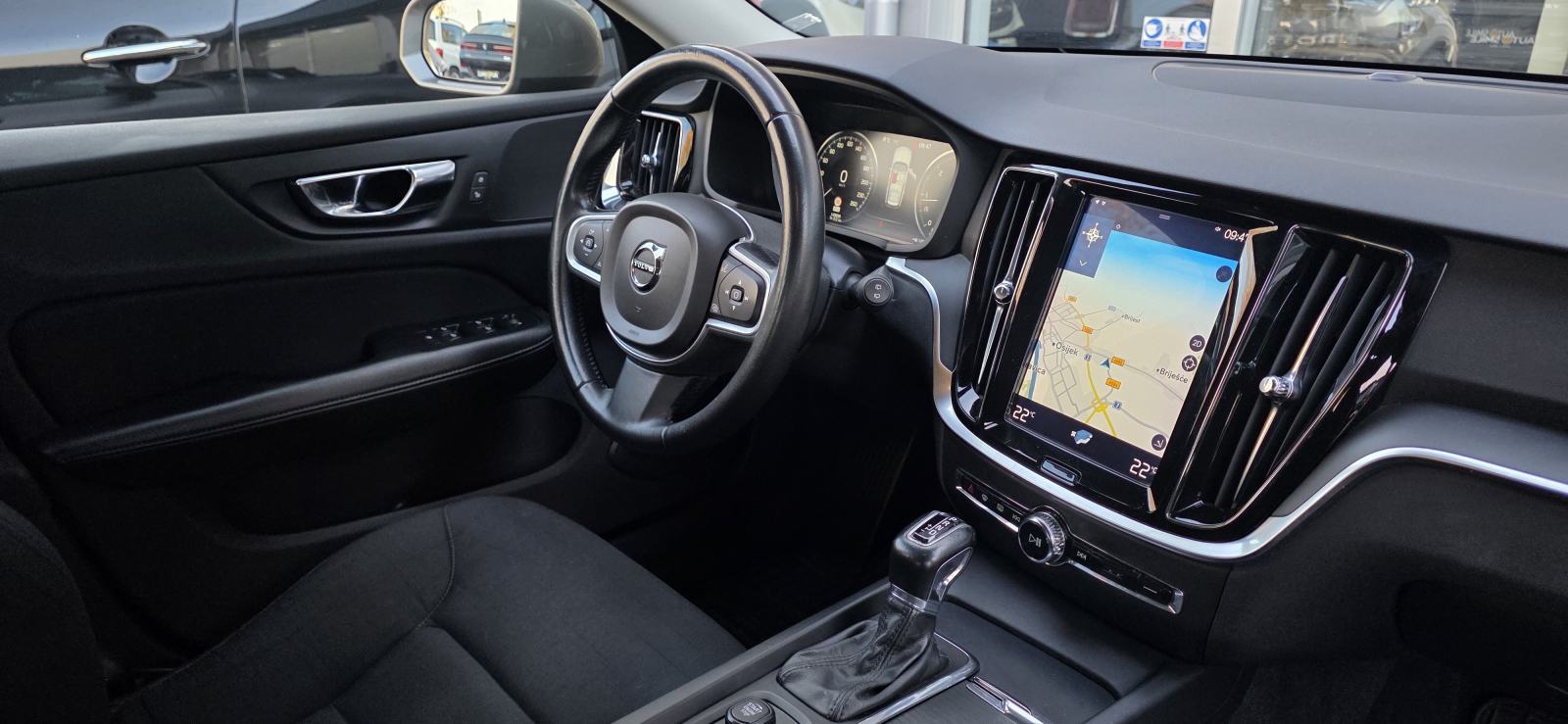 Volvo V60 D3, AUT, FULL LED,VIRTUAL, NAVI, TEMP, REG 10/26, NA IME..., fotografija 20