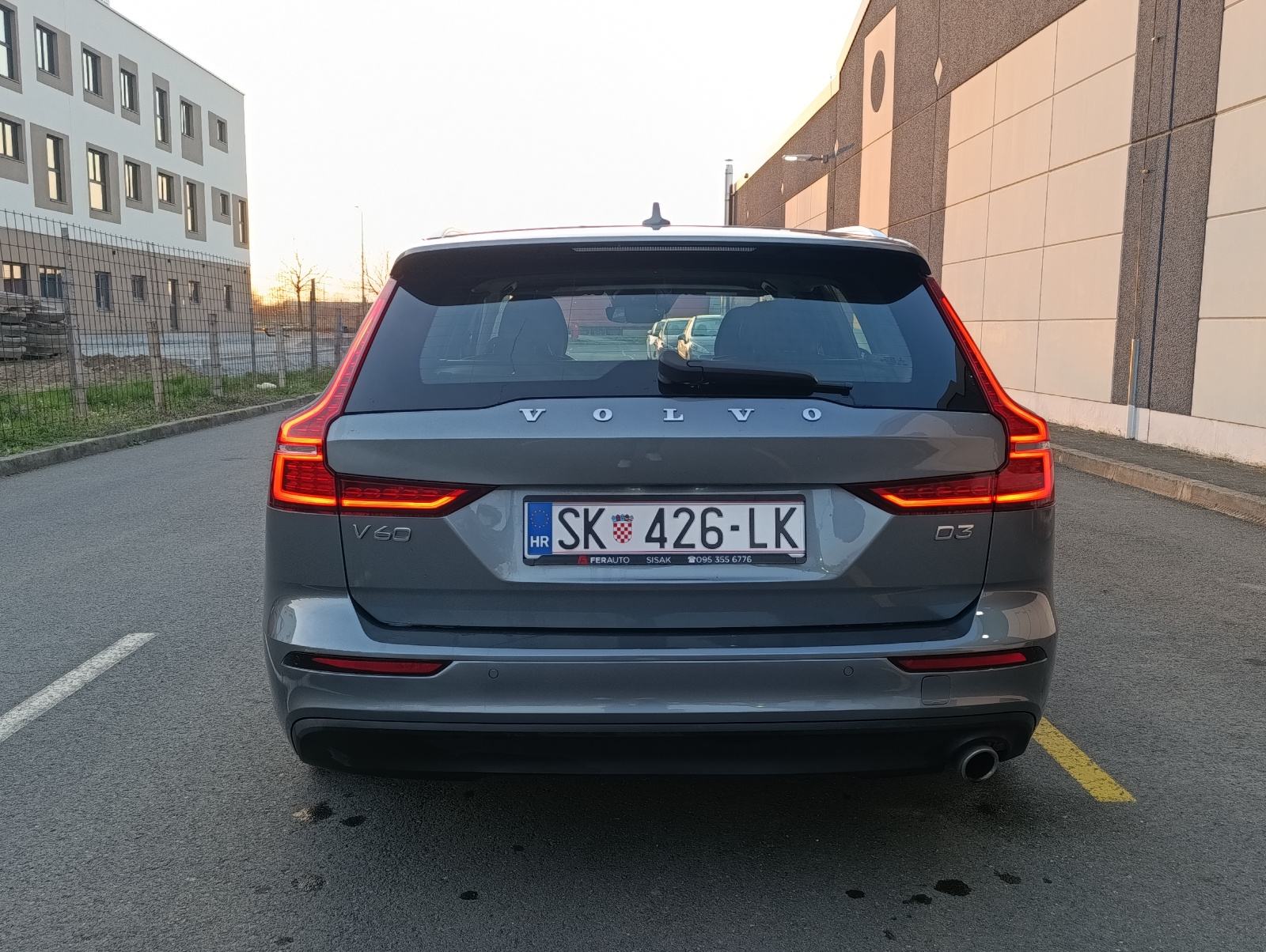 Volvo V60 D3 automatik 2020' reg godinu dana, fotografija 6