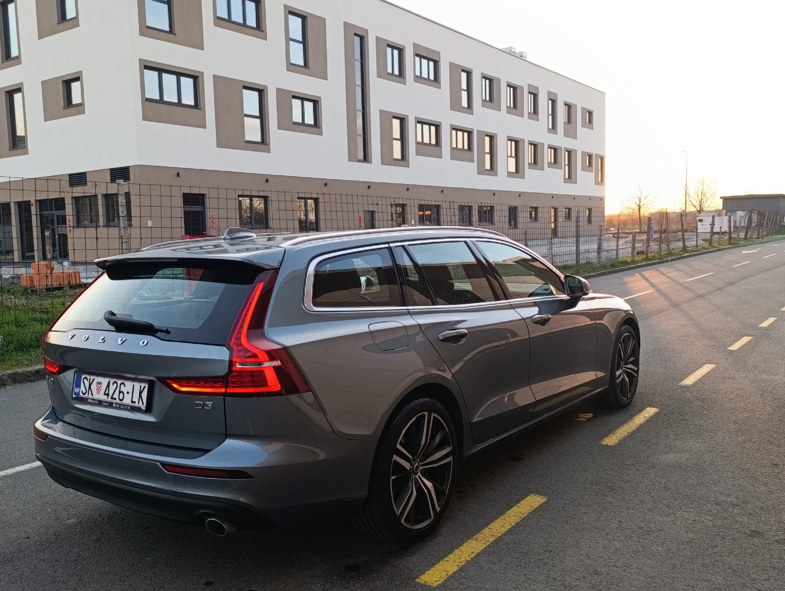 Volvo V60 D3 automatik 2020' reg godinu dana, fotografija 7