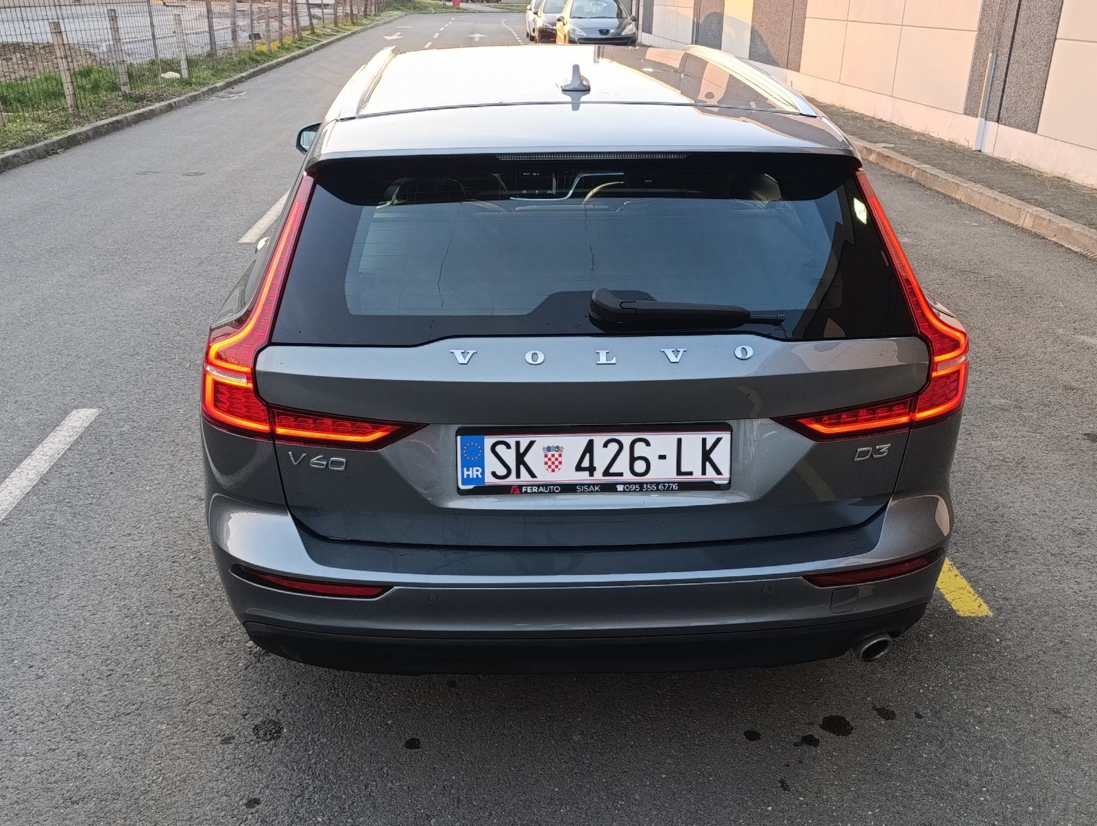 Volvo V60 D3 automatik 2020' reg godinu dana, fotografija 5