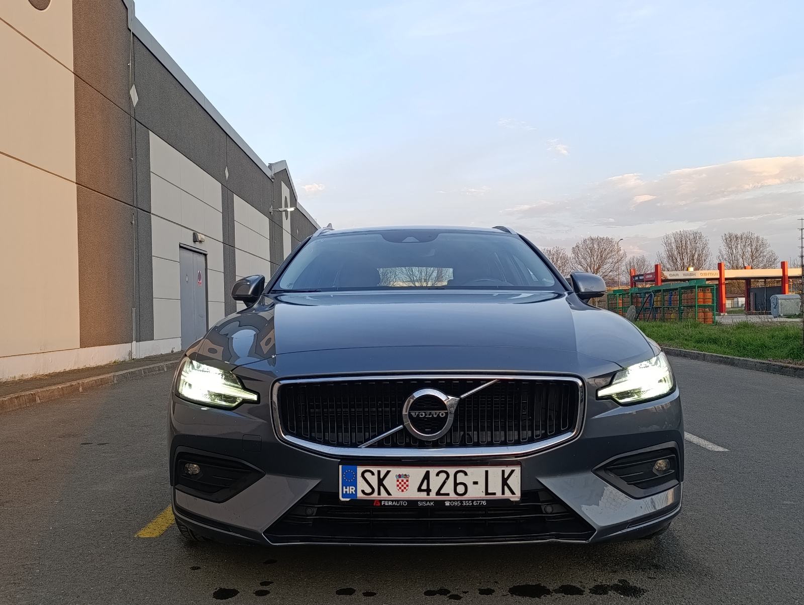 Volvo V60 D3 automatik 2020' reg godinu dana, fotografija 10