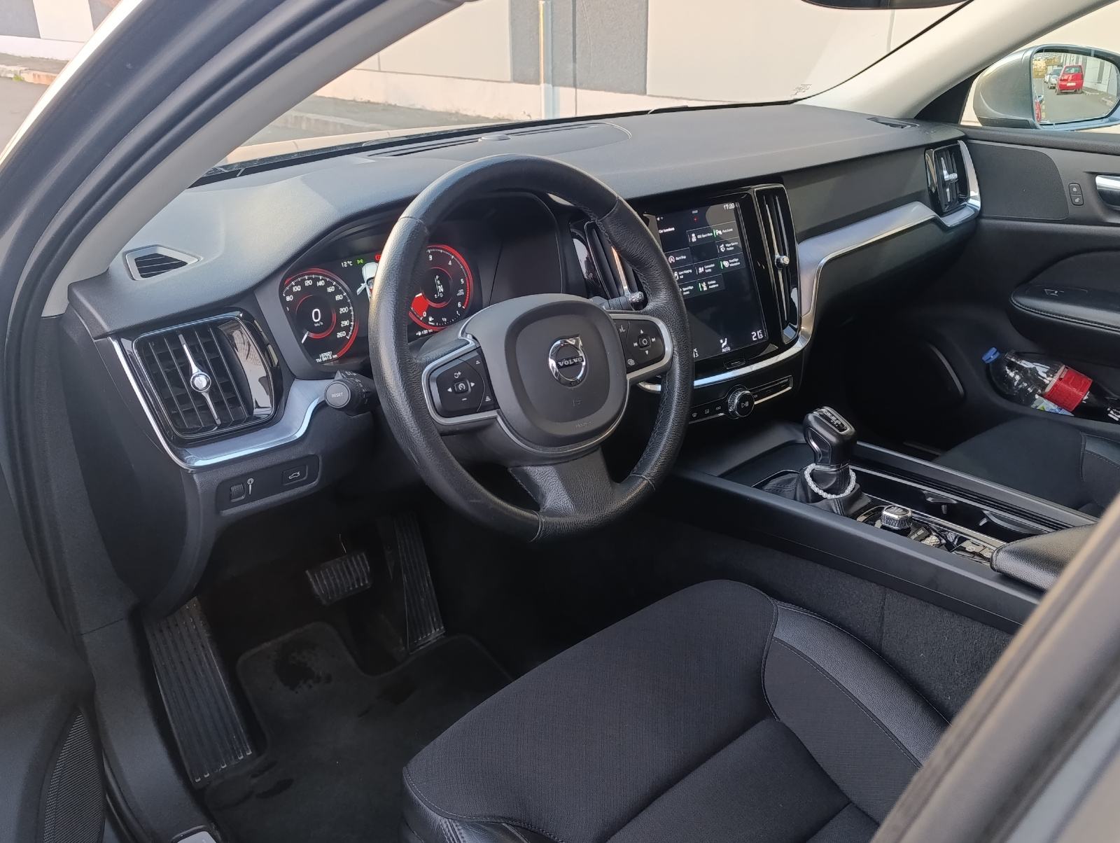 Volvo V60 D3 automatik 2020' reg godinu dana, fotografija 11