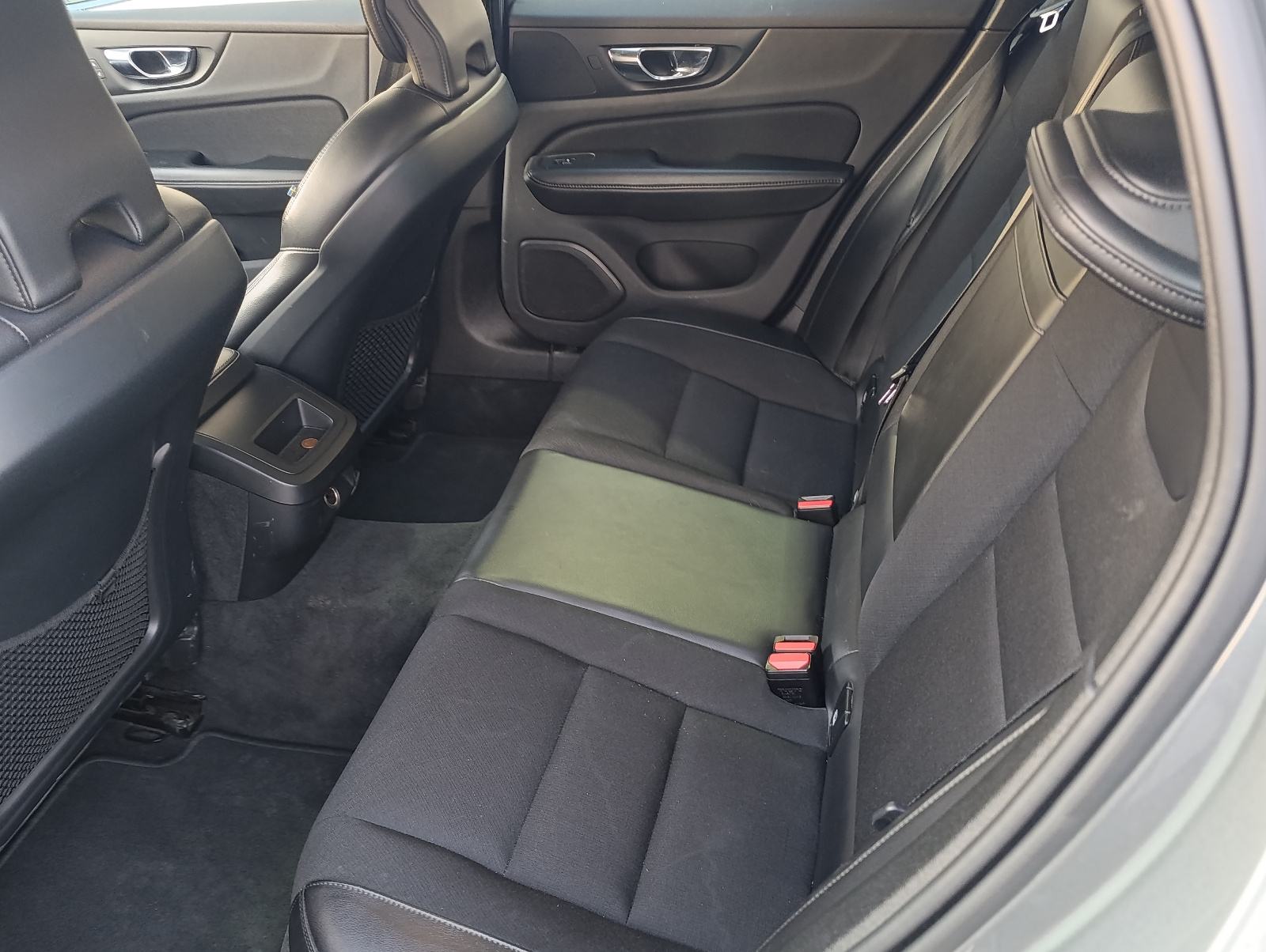 Volvo V60 D3 automatik 2020' reg godinu dana, fotografija 13