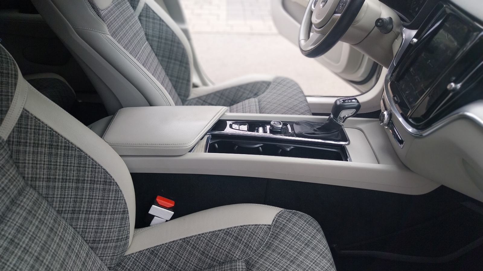 Volvo V60 D3 automatik kupljen u RH , servisna, IZUZETAN, fotografija 9