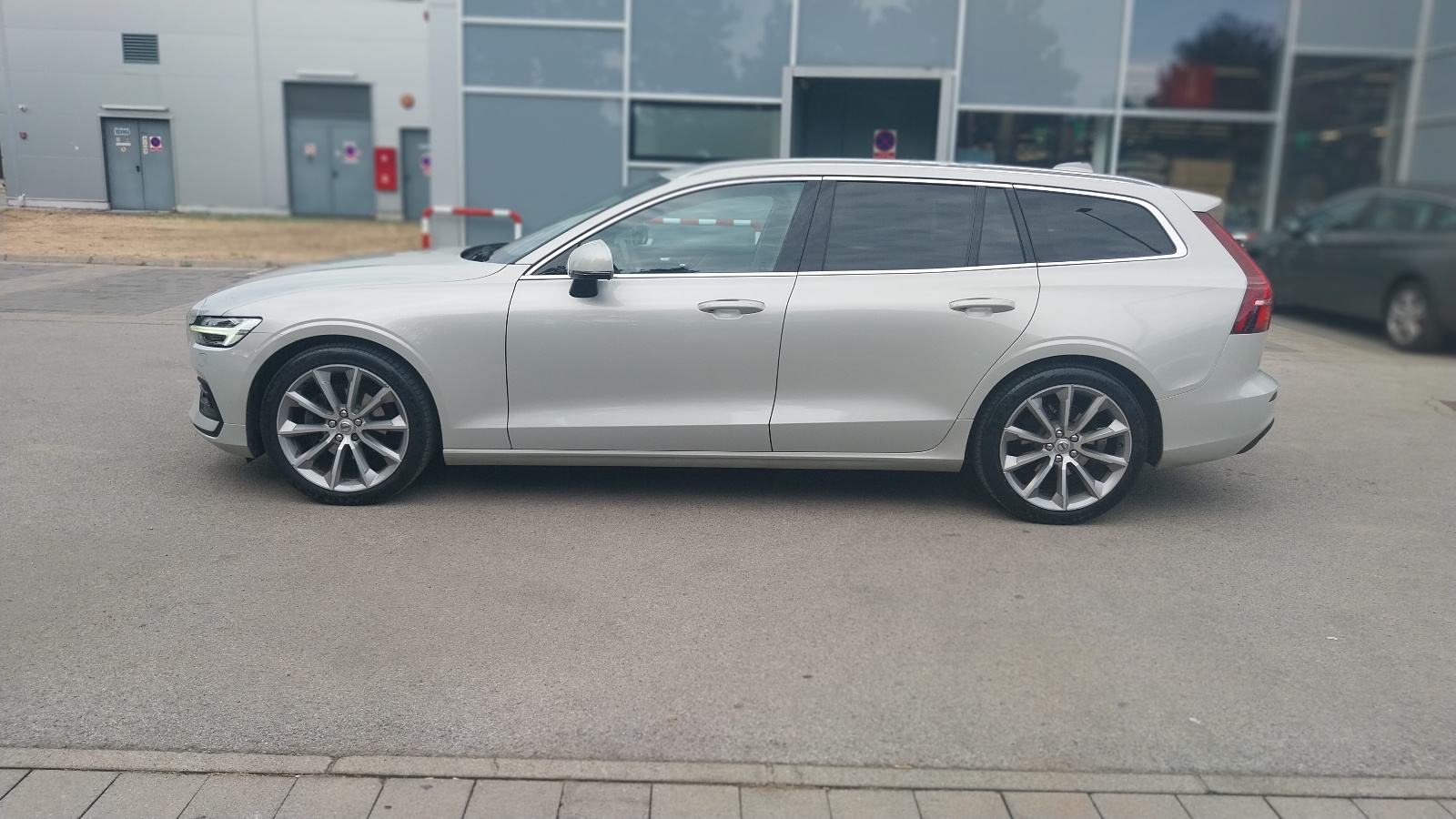 Volvo V60 D3 automatik kupljen u RH , servisna, IZUZETAN, fotografija 5