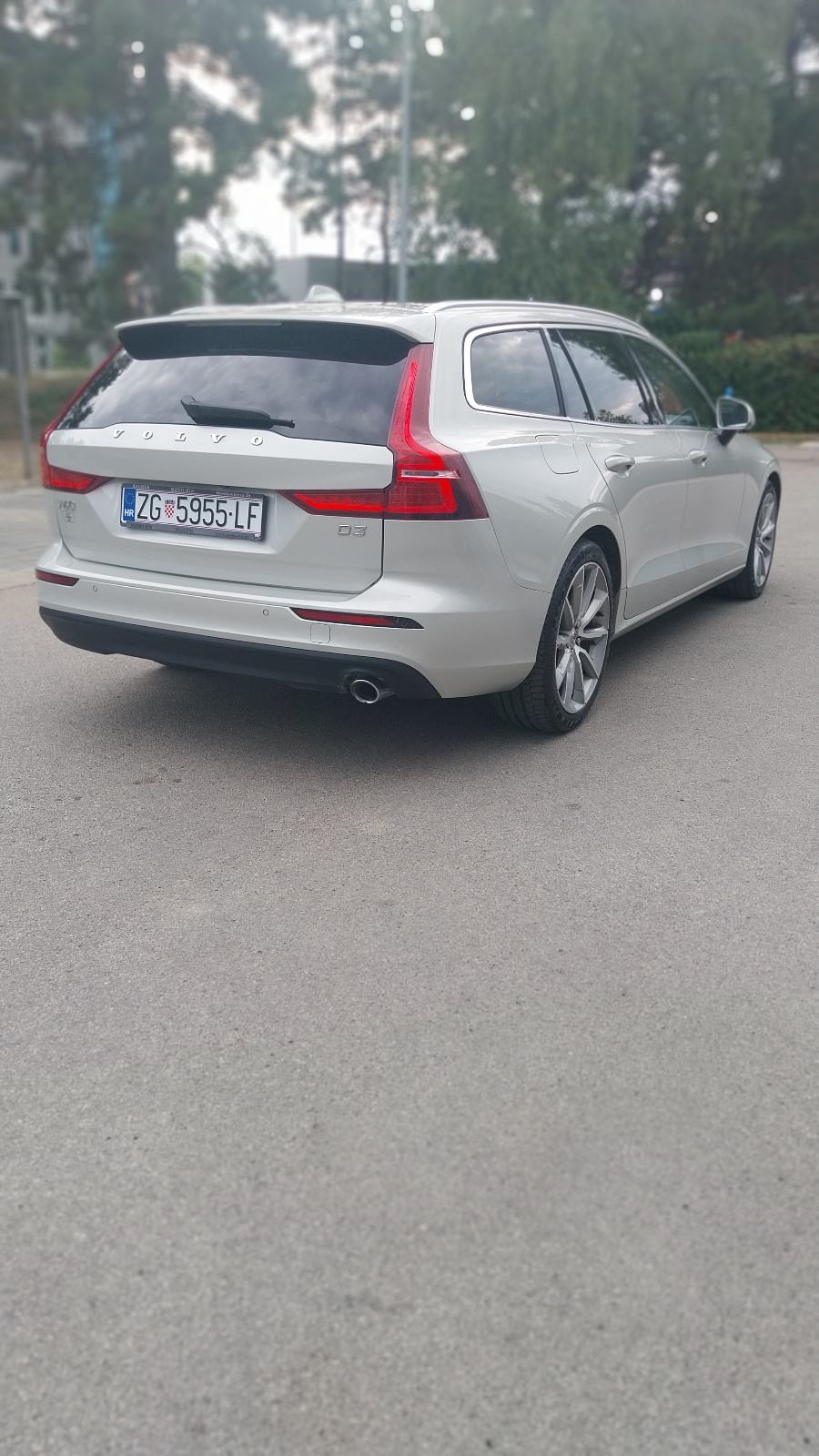 Volvo V60 D3 automatik kupljen u RH , servisna, IZUZETAN, fotografija 2