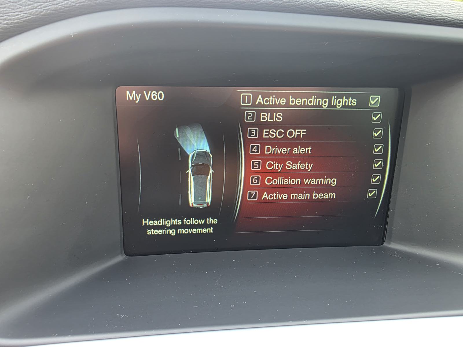 Volvo V60 D3 automatik ACC, CTA, BLIS, AHB..., fotografija 10