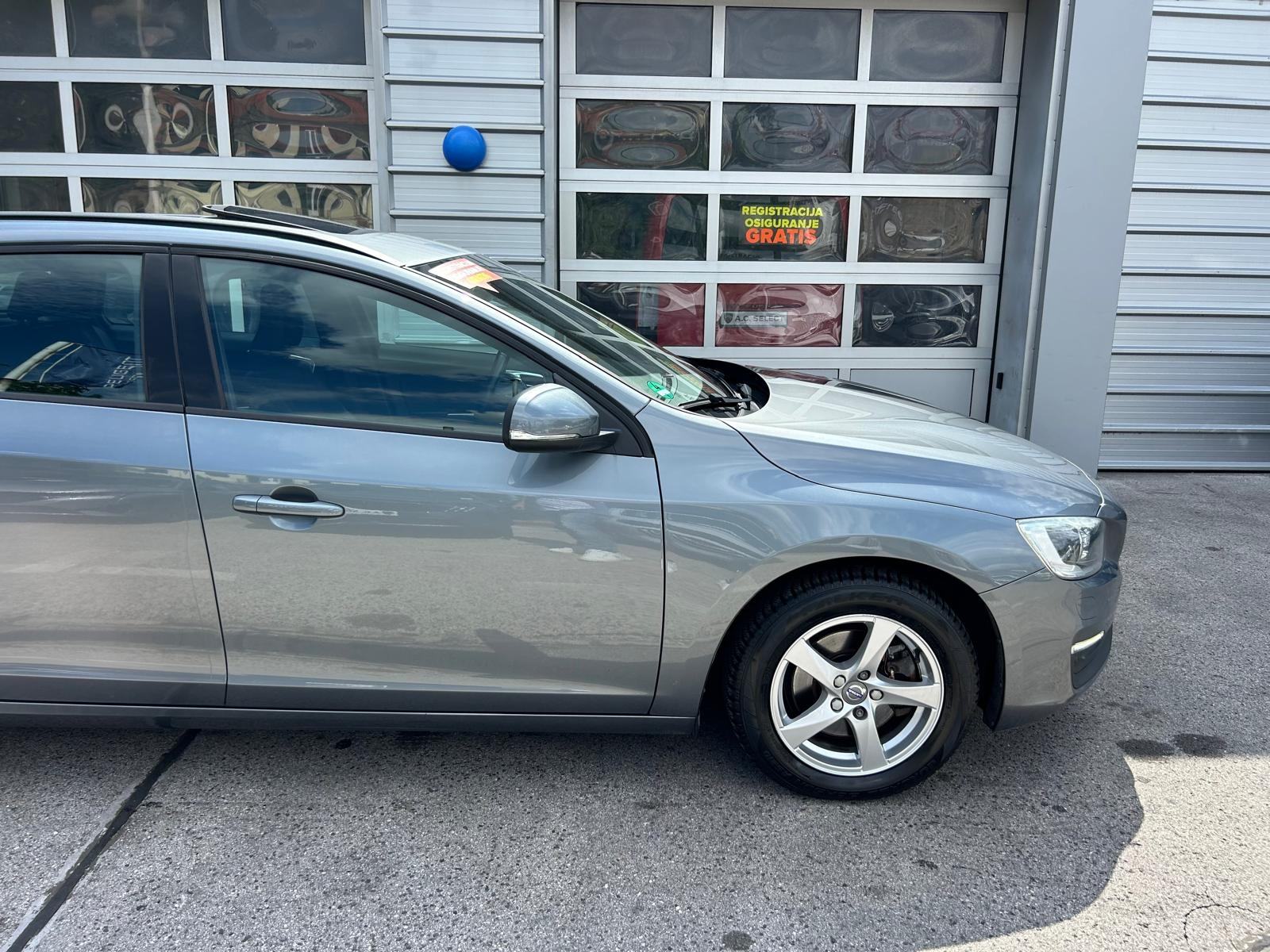 Volvo V60 D3 - AUTOMATIK - VIRTUAL - LED - GARANCIJA - REG.1.GOD. !!!, fotografija 4