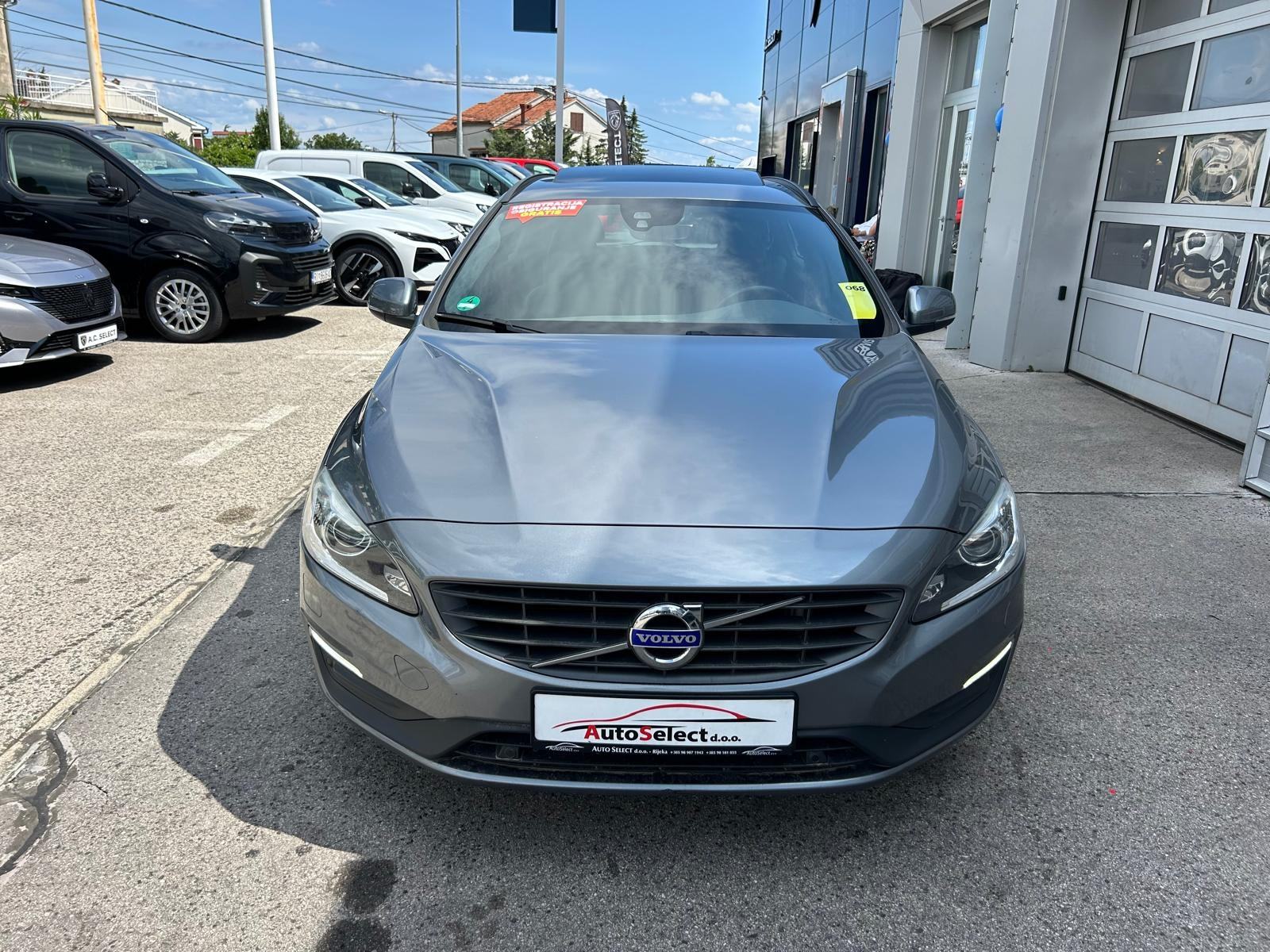 Volvo V60 D3 - AUTOMATIK - VIRTUAL - LED - GARANCIJA - REG.1.GOD. !!!, fotografija 3