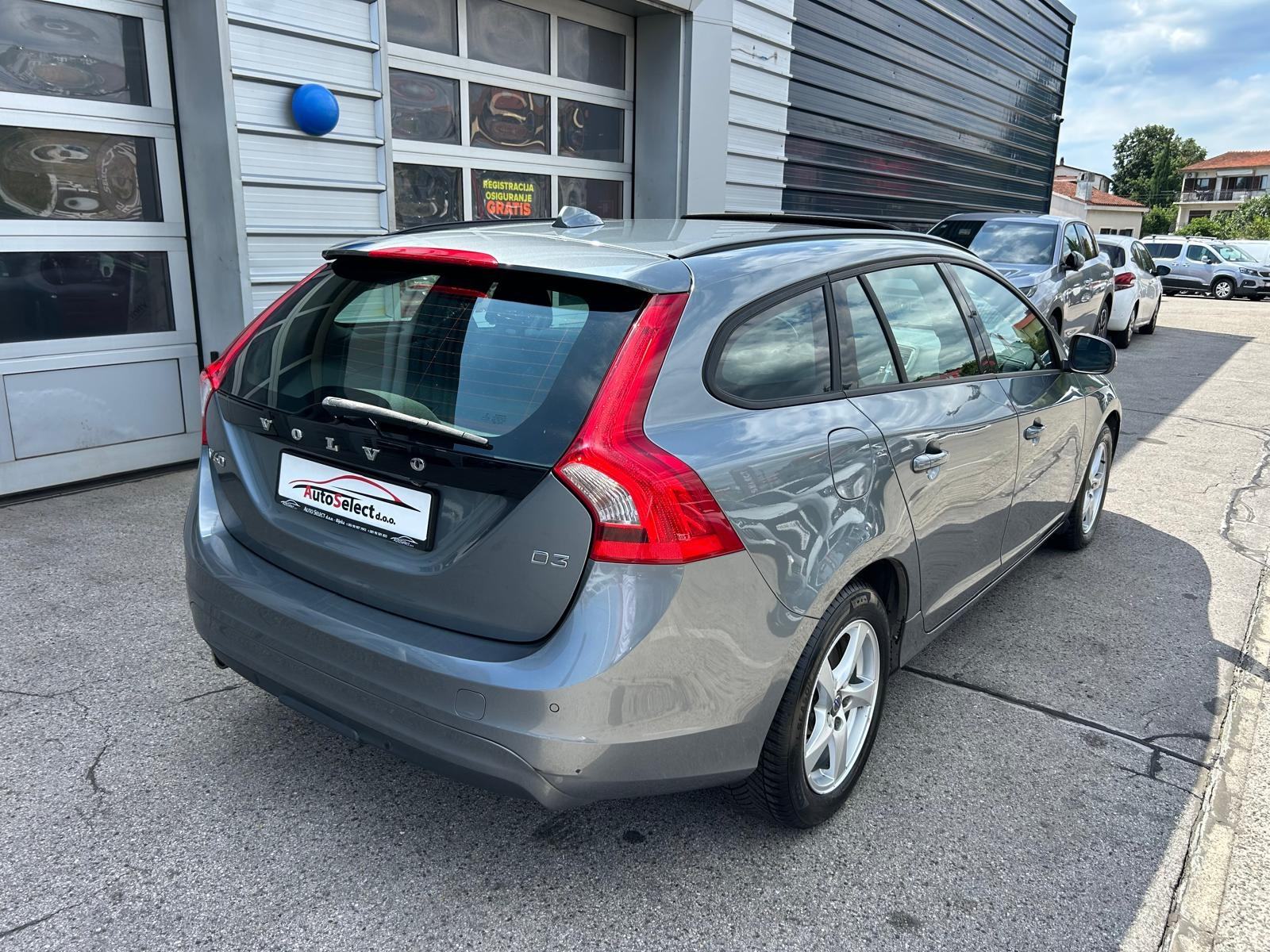 Volvo V60 D3 - AUTOMATIK - VIRTUAL - LED - GARANCIJA - REG.1.GOD. !!!, fotografija 5