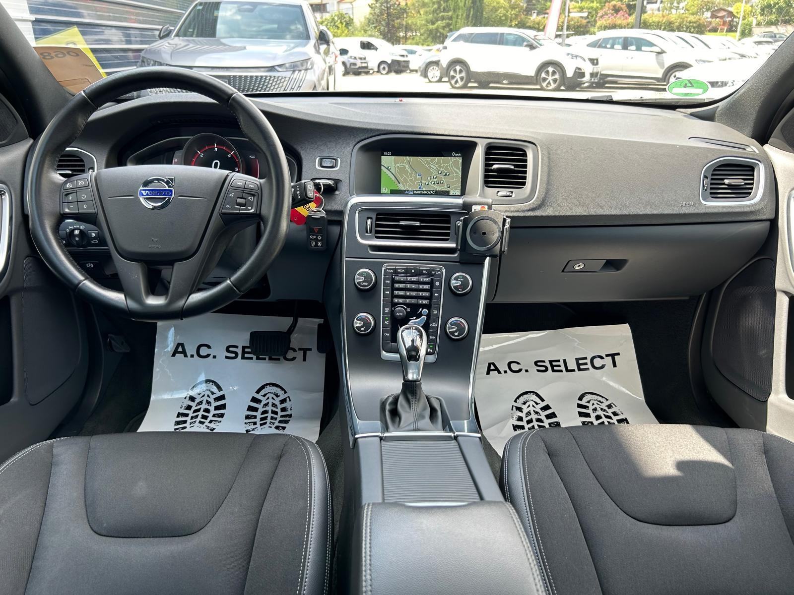 Volvo V60 D3 - AUTOMATIK - VIRTUAL - LED - GARANCIJA - REG.1.GOD. !!!, fotografija 9