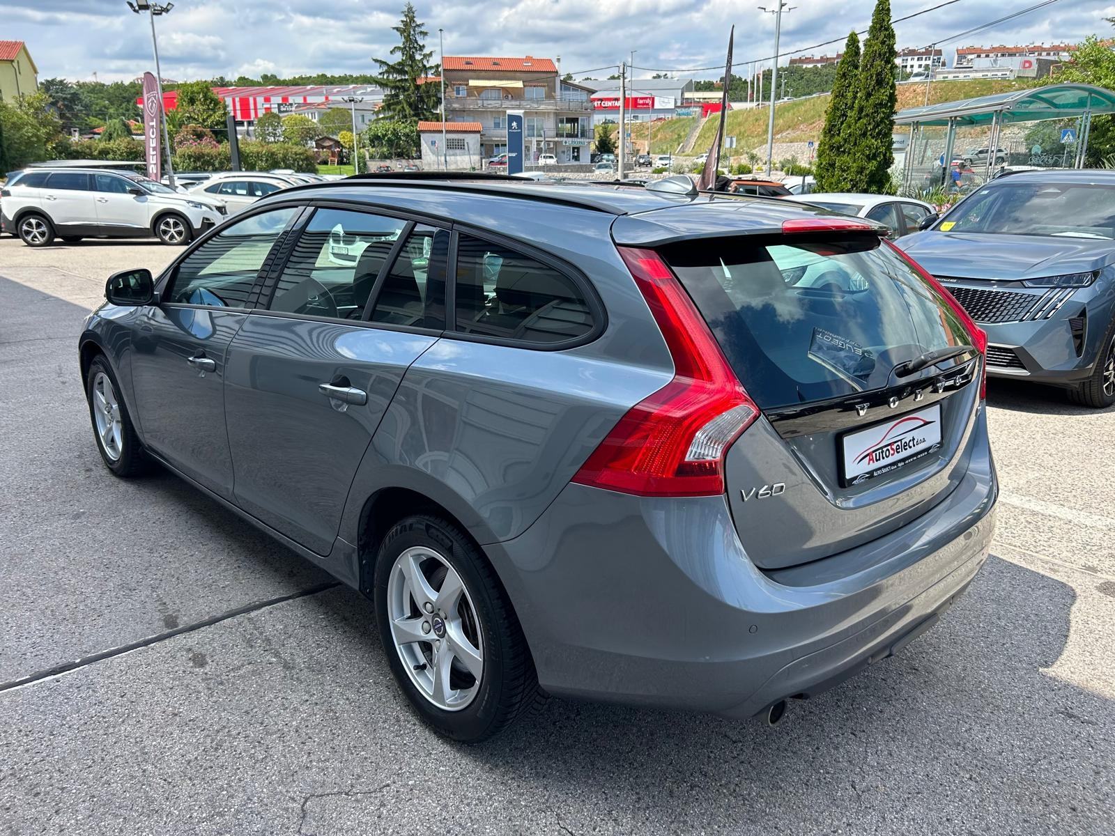 Volvo V60 D3 - AUTOMATIK - VIRTUAL - LED - GARANCIJA - REG.1.GOD. !!!, fotografija 6