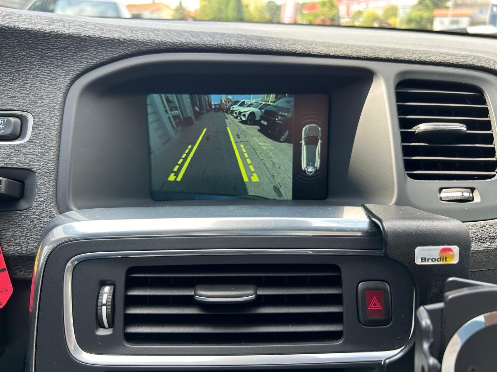 Volvo V60 D3 - AUTOMATIK - VIRTUAL - LED - GARANCIJA - REG.1.GOD. !!!, fotografija 14