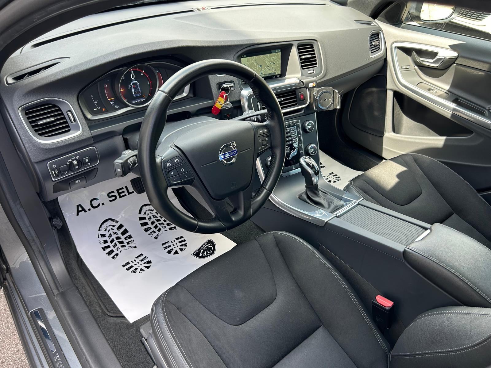 Volvo V60 D3 - AUTOMATIK - VIRTUAL - LED - GARANCIJA - REG.1.GOD. !!!, fotografija 17