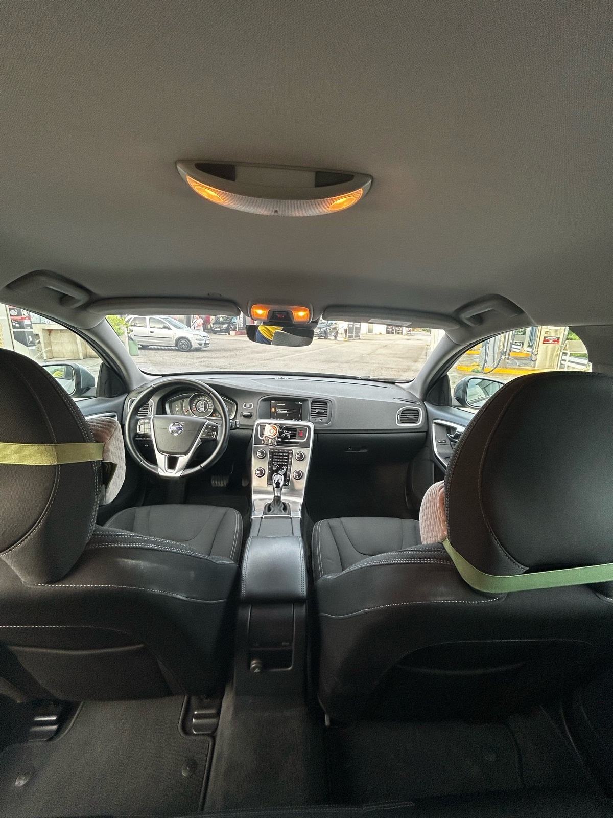 Volvo V60 D3 Business Edition 2017, fotografija 9