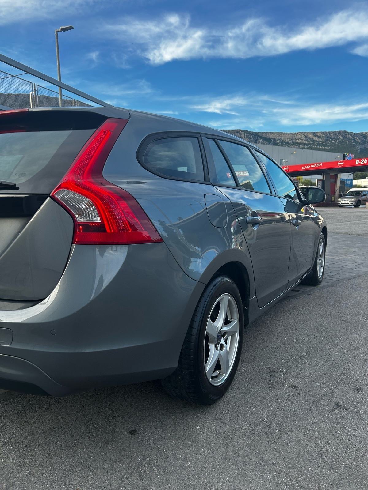 Volvo V60 D3 Business Edition 2017, fotografija 5
