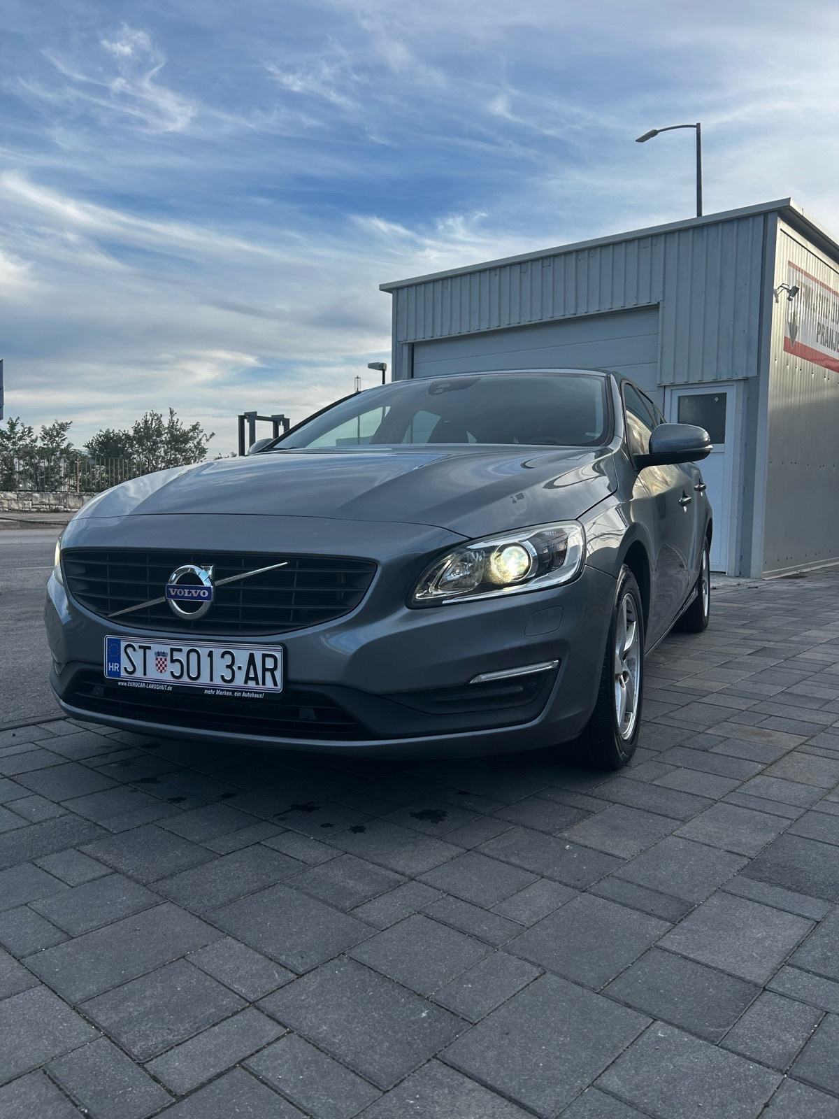 Volvo V60 D3 Business Edition 2017, fotografija 1