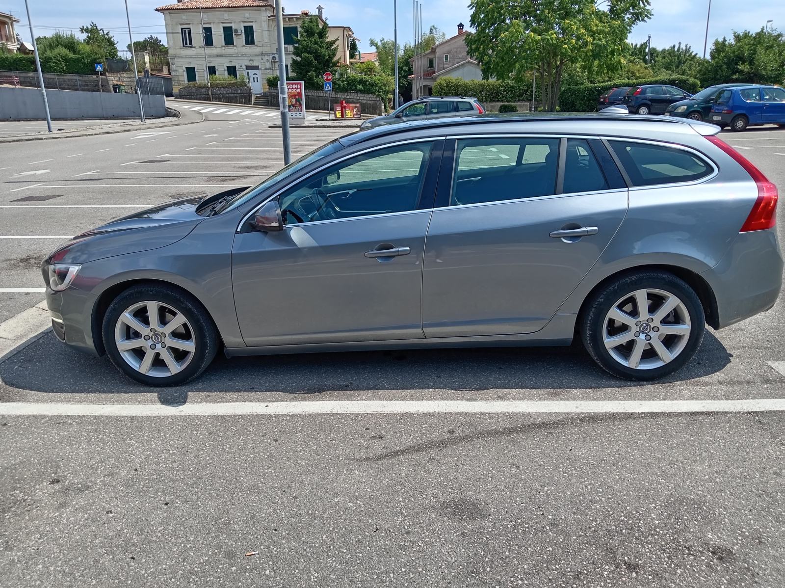 Volvo V60 D3, fotografija 6