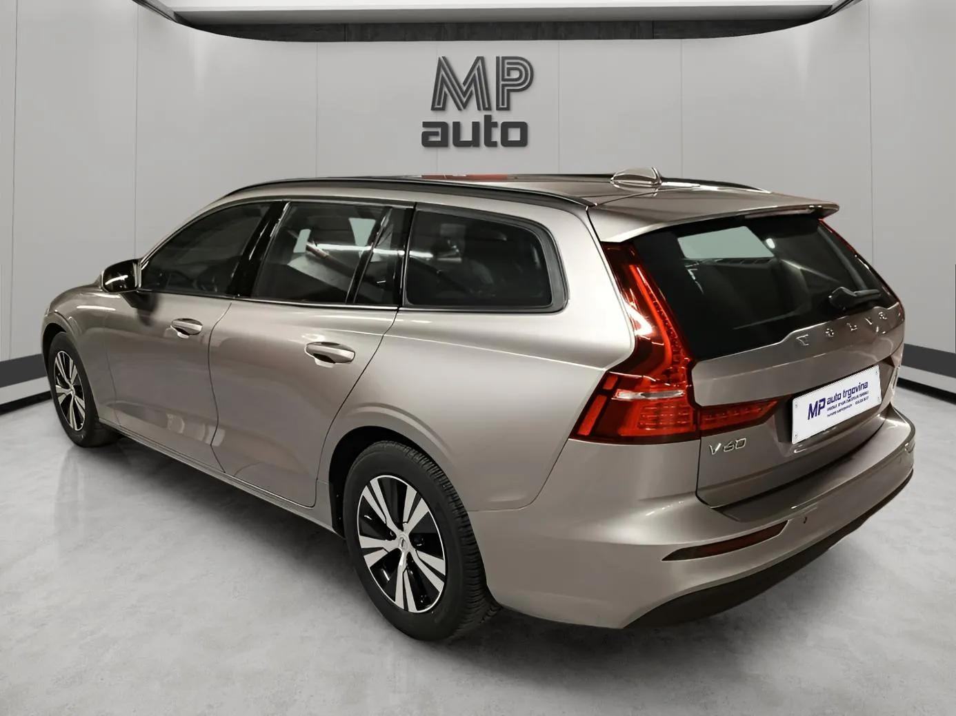 Volvo V60 D3, fotografija 11