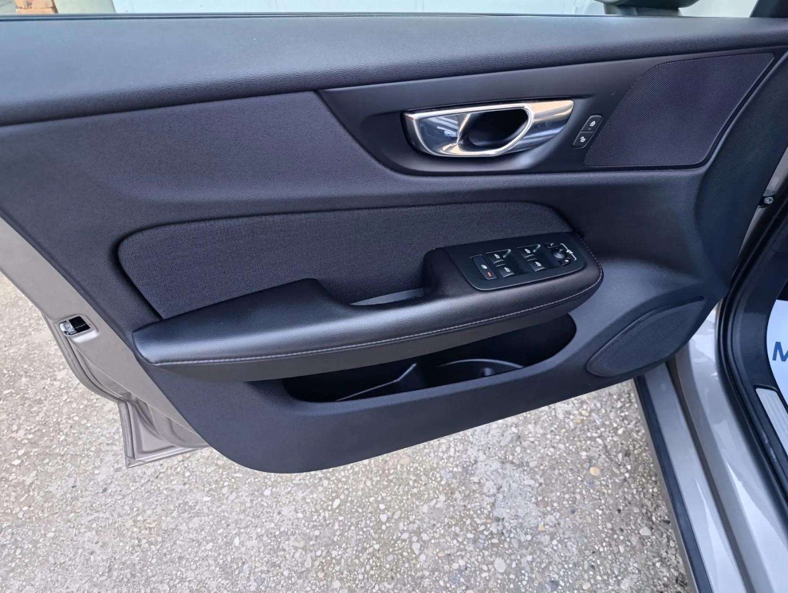 Volvo V60 D3, fotografija 15