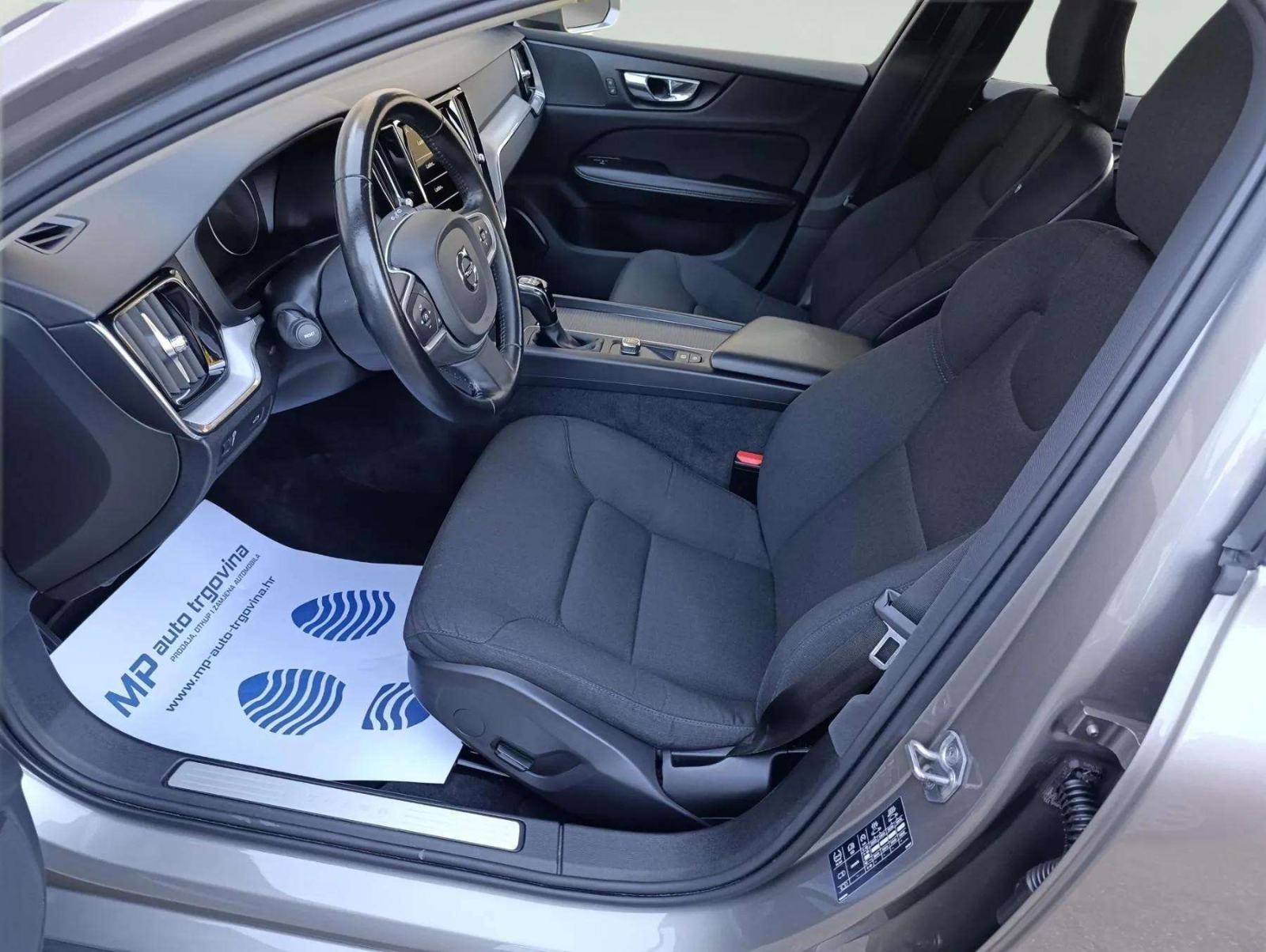Volvo V60 D3, fotografija 18