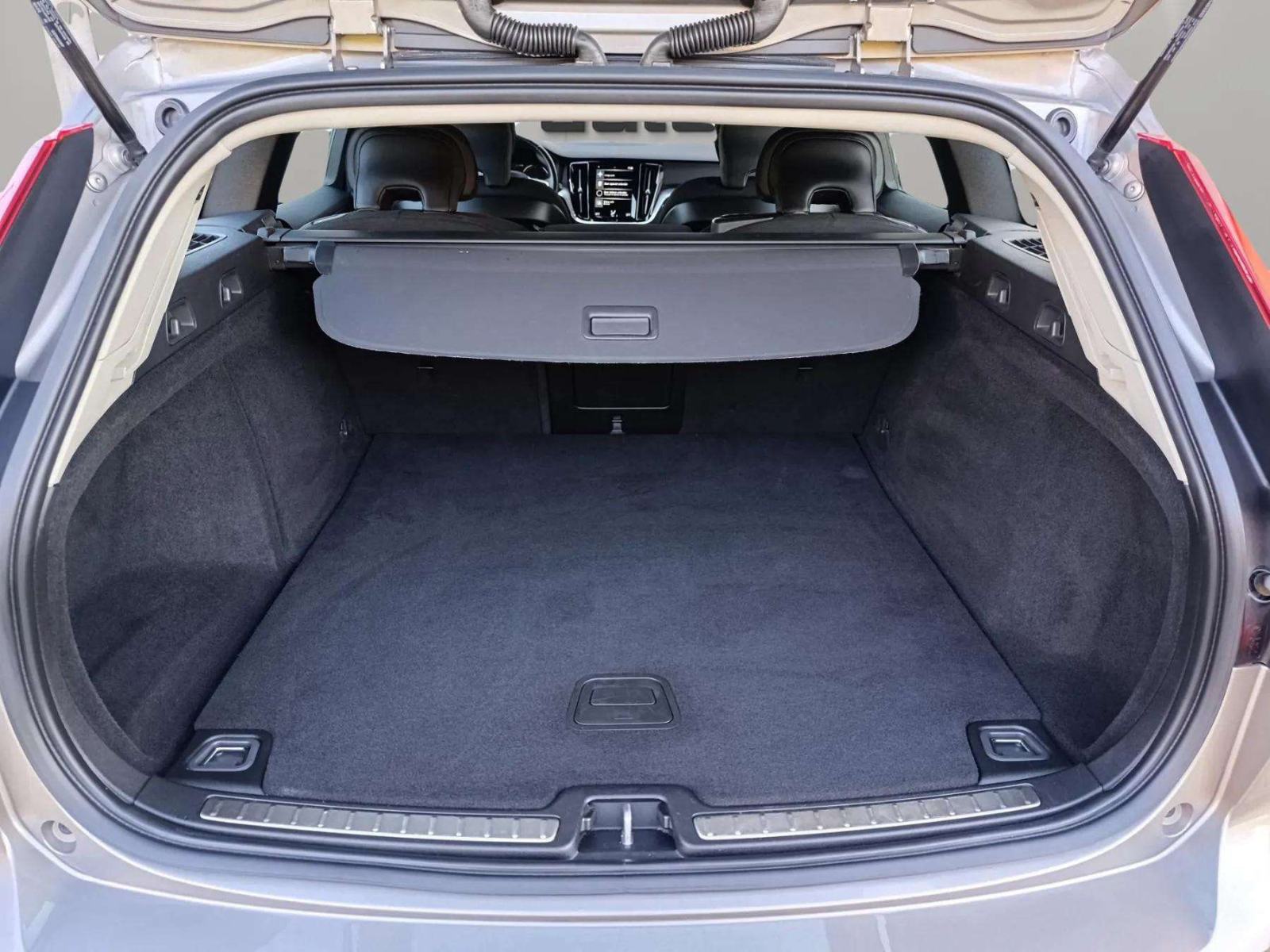 Volvo V60 D3, fotografija 19