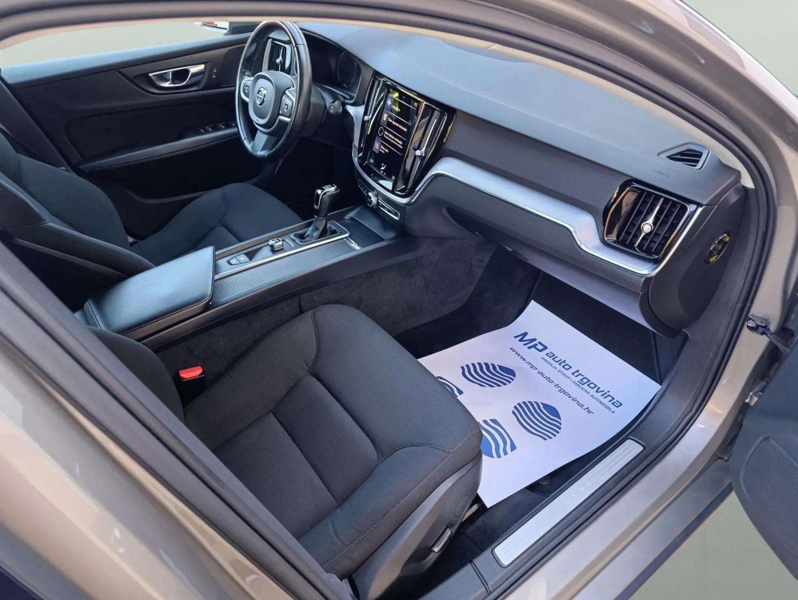 Volvo V60 D3, fotografija 20