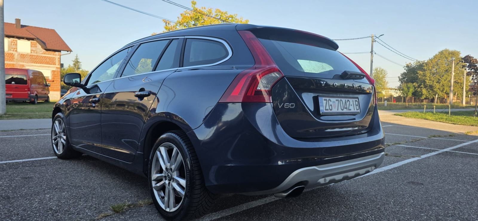 Volvo V60 D3, fotografija 5