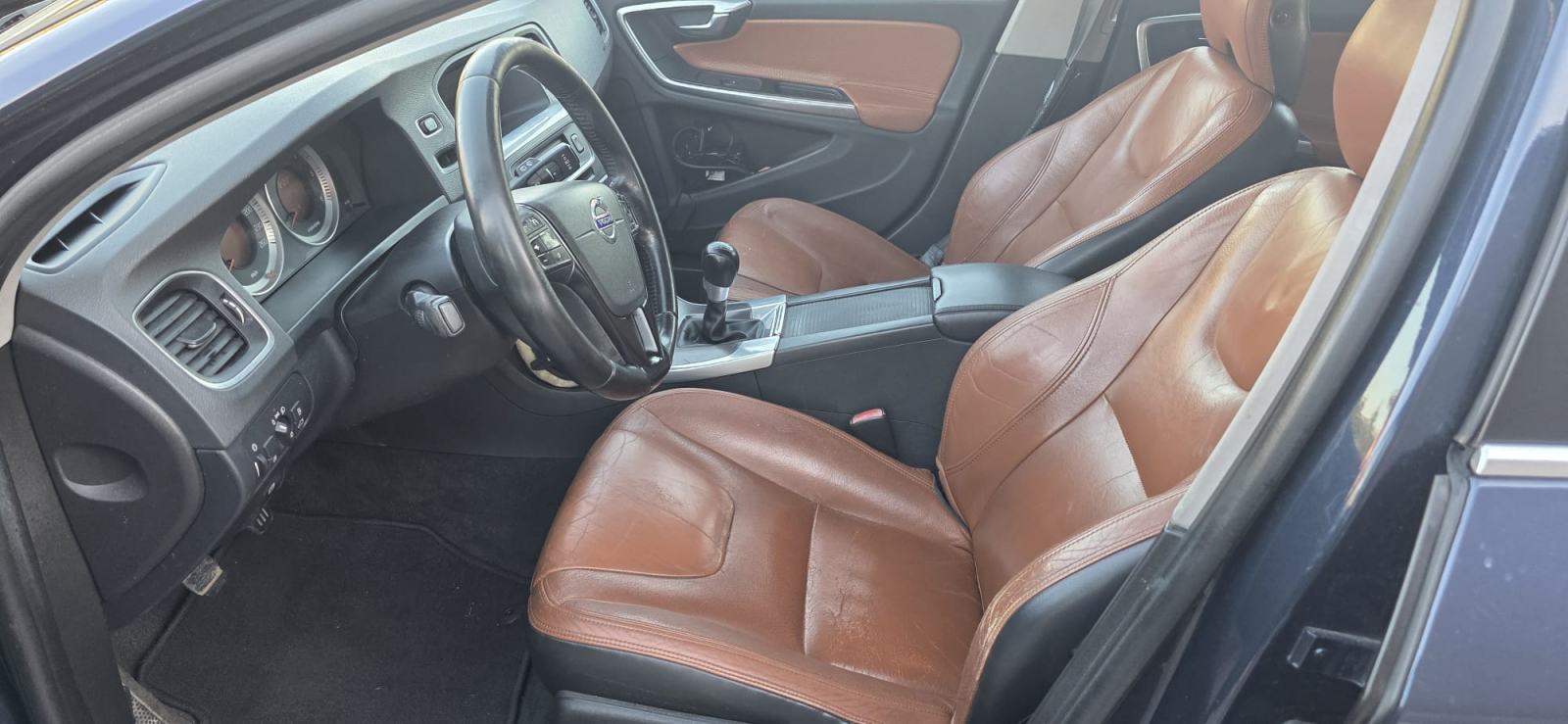 Volvo V60 D3, fotografija 6