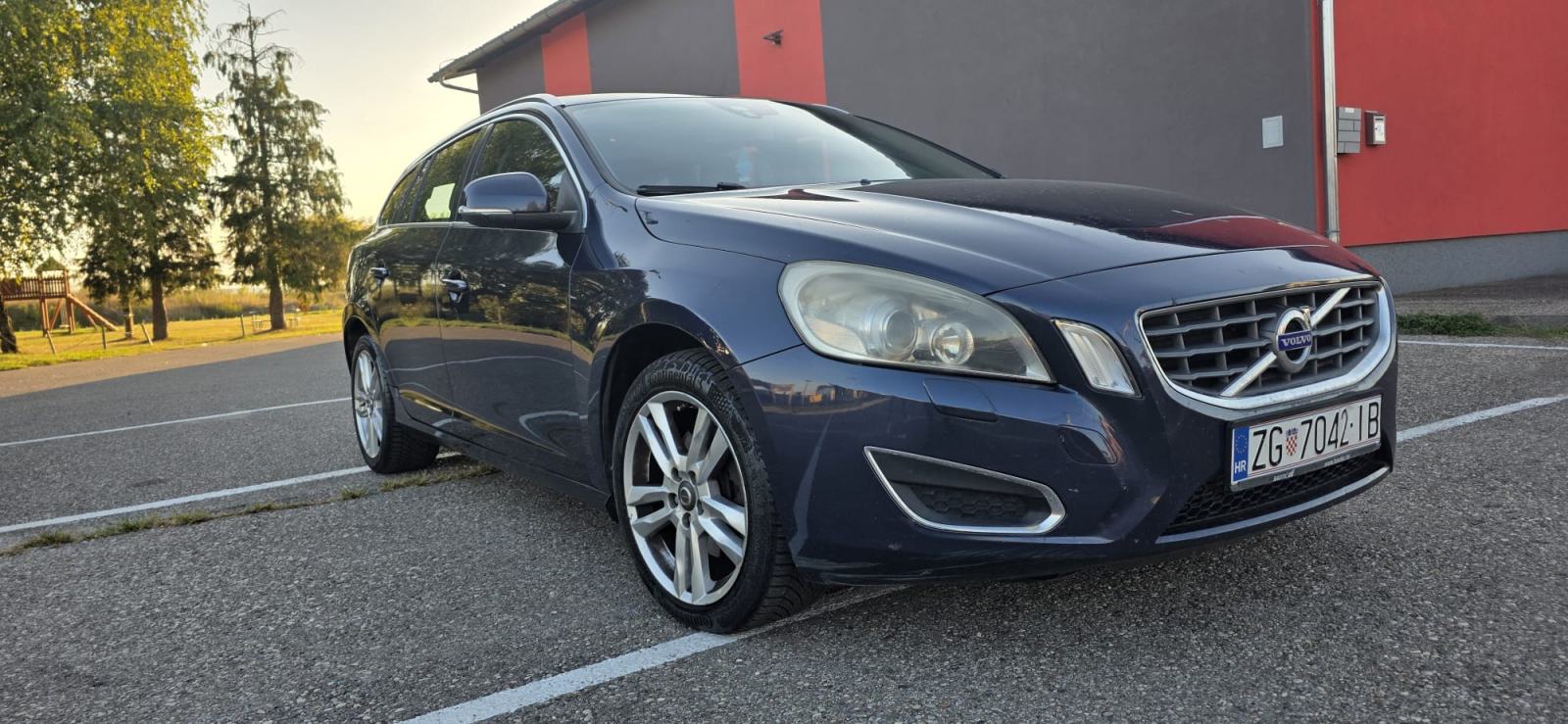 Volvo V60 D3, fotografija 7
