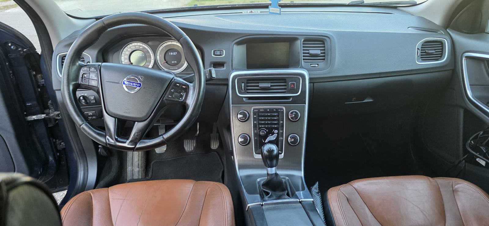 Volvo V60 D3, fotografija 8