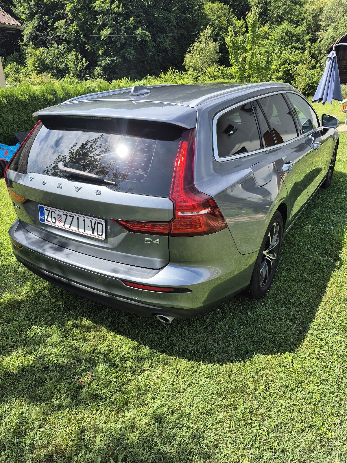 Volvo V60 D4 automatik, fotografija 3