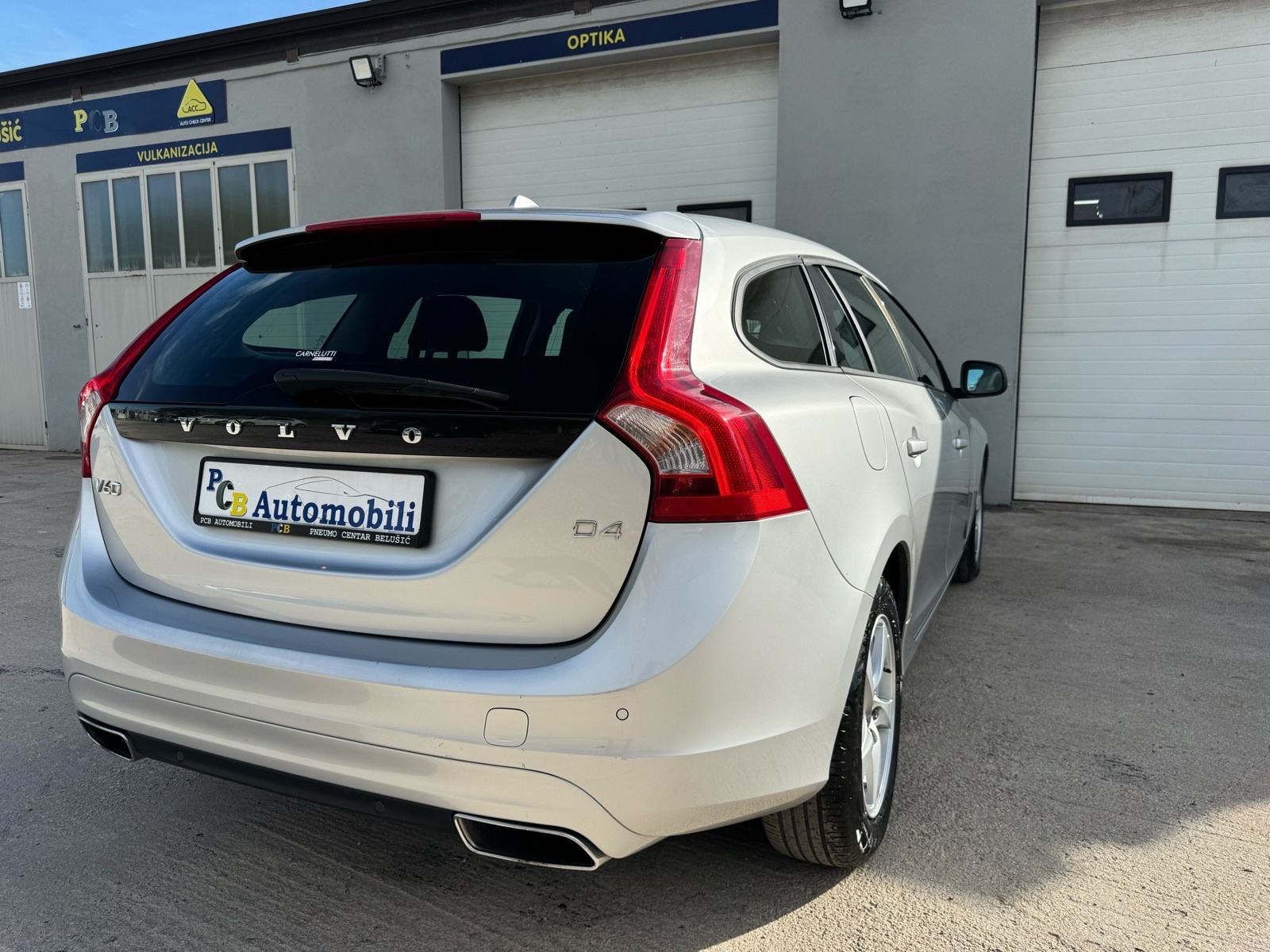 Volvo V60 D4 2016 god. akcija 6200€, fotografija 4