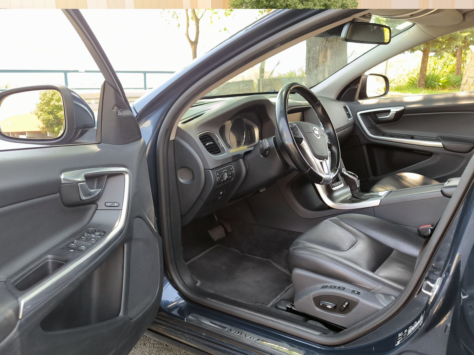 Volvo V60 D4 Summum | Drive-E Automatik | 181ks | Reg. 12/2026 |, fotografija 9