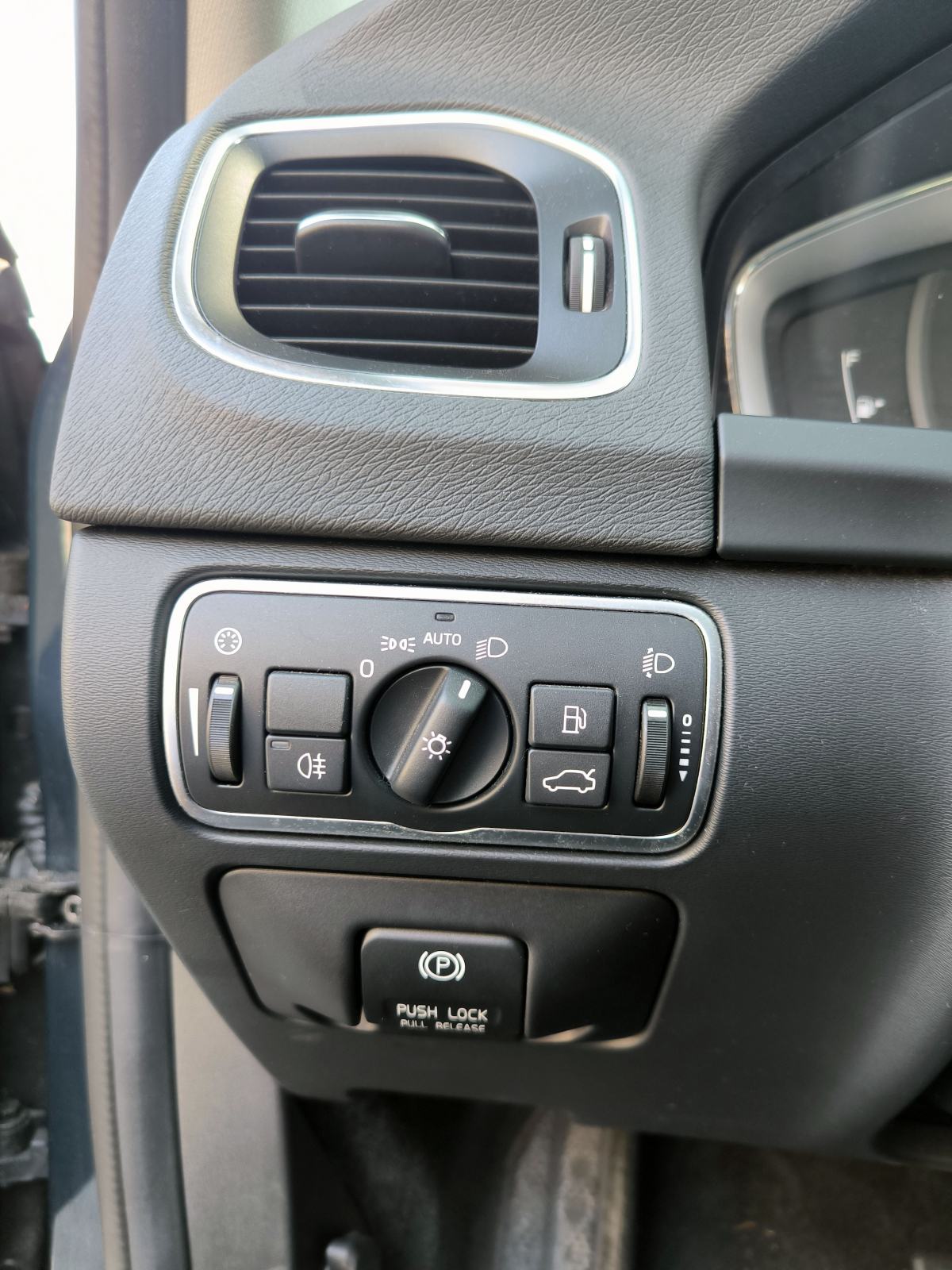 Volvo V60 D4 Summum | Drive-E Automatik | 181ks | Reg. 12/2026 |, fotografija 10