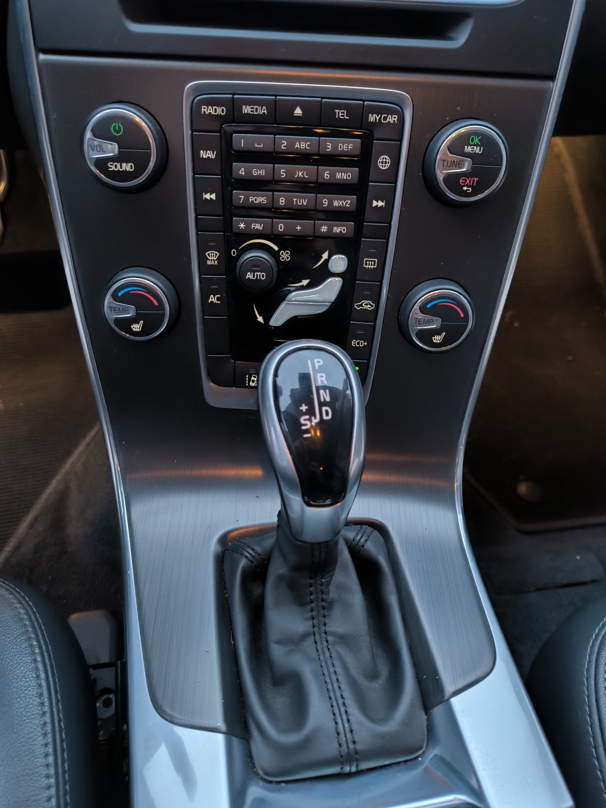 Volvo V60 D4 Summum | Drive-E Automatik | 181ks | Reg. 12/2026 |, fotografija 15