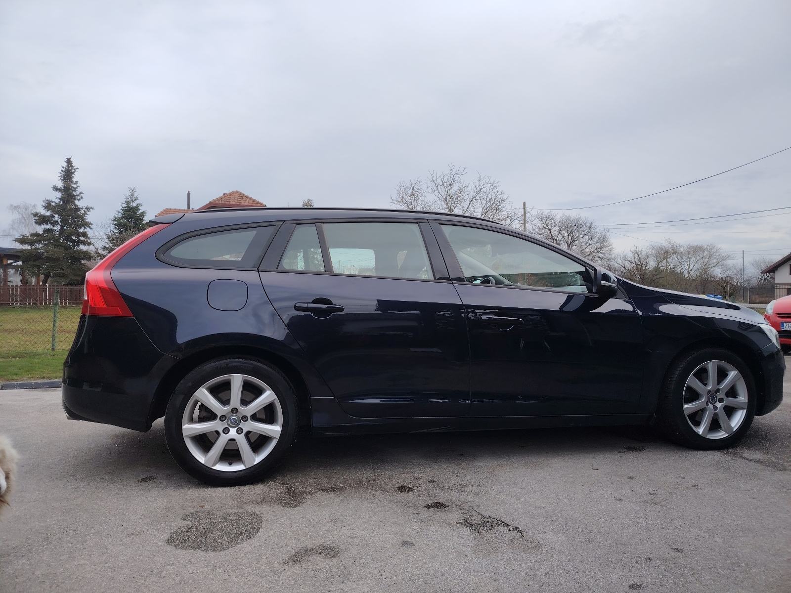⭐Volvo V60 D4 automatik EURO6,reg,12/26,kuka⭐, fotografija 4