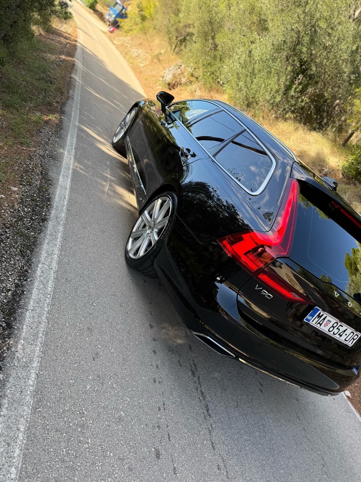 Volvo V90 AWD D5 Inscription 240ks, pogled izvana - slika 3