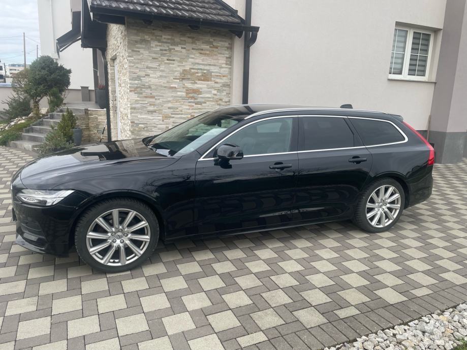 Volvo V90 D4 MOMENTUM, fotografija 2
