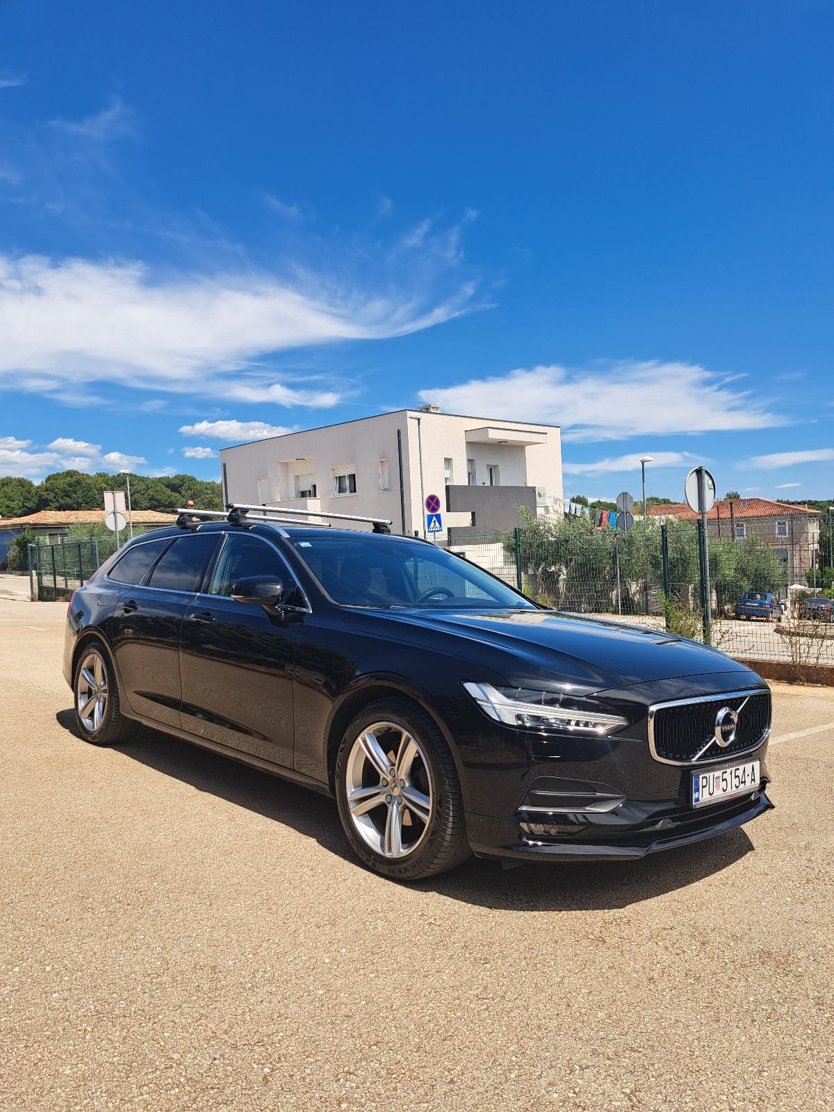 Volvo V90 - 10/2017 - 190 KS, AUT, NAVI, LED, KAMERA, KOŽA, GR SJEDALA, pogled izvana - slika 1